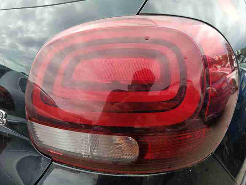 Recambio de piloto trasero derecho para citroën c3 iii (sx) 1.2 puretech 82 referencia OEM IAM 9812257480  