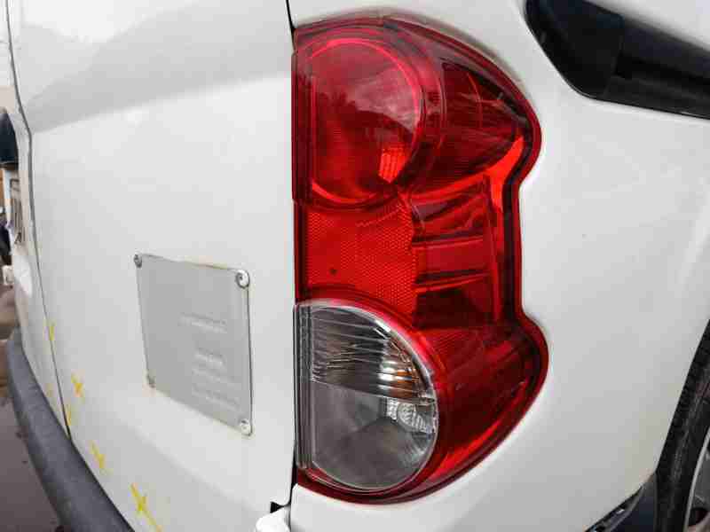 Recambio de piloto trasero derecho para nissan nv200 furgoneta 1.5 dci 90 (m20, m20m) referencia OEM IAM 26550BJ00A  