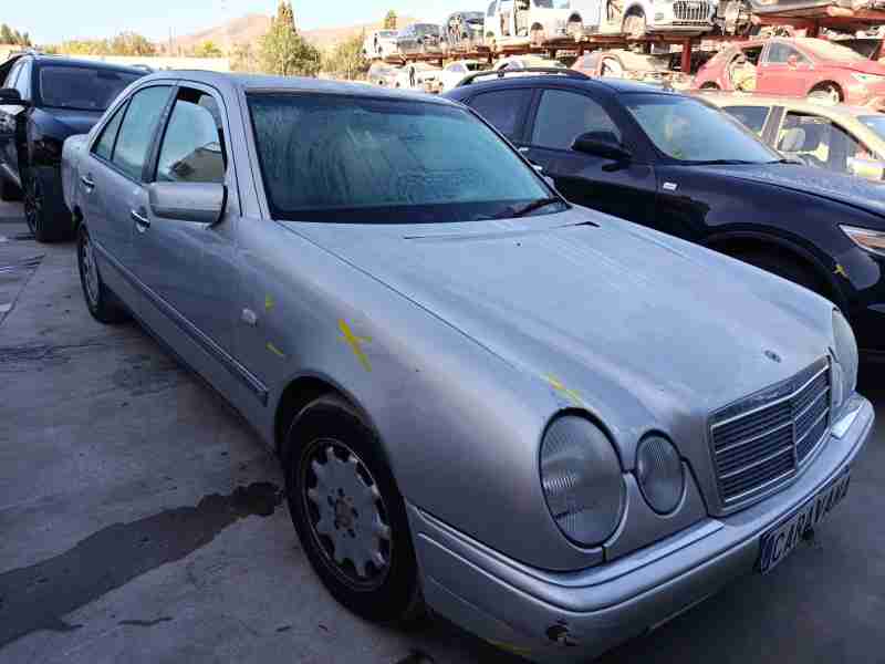 mercedes-benz clase e (w210) del año 1999