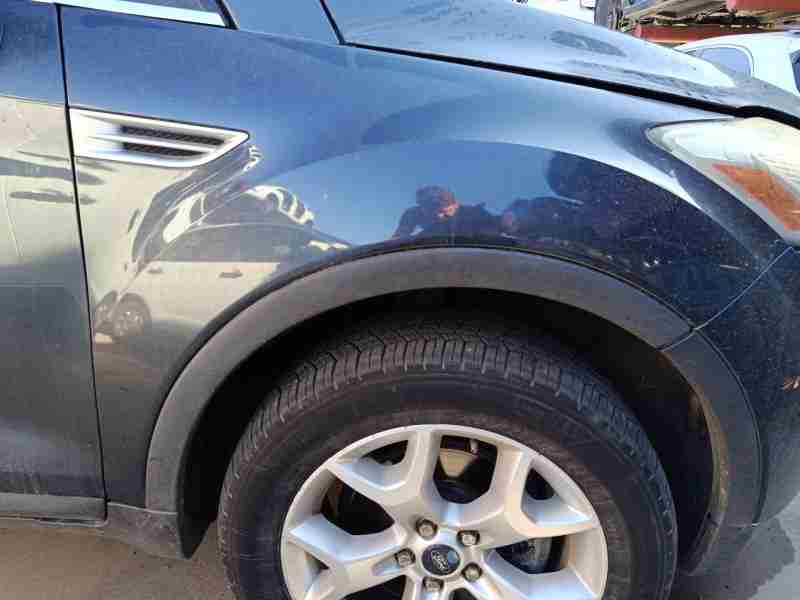 Recambio de aleta delantera derecha para ford kuga i 2.0 tdci referencia OEM IAM 1633114  