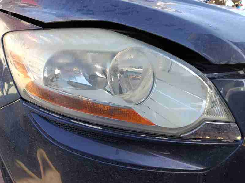 Recambio de faro derecho para ford kuga i 2.0 tdci referencia OEM IAM 1717360  
