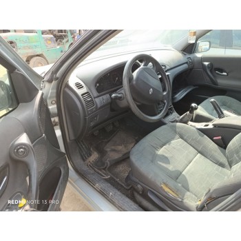 renault laguna ii (bg0) del año 2003