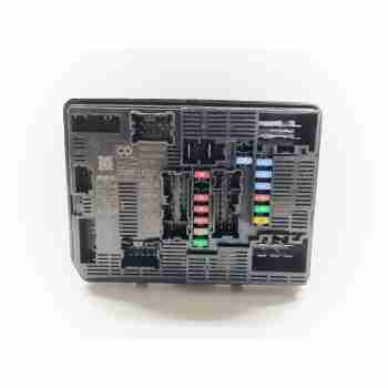 Recambio de caja reles / fusibles para renault kangoo iii rapid profesional referencia OEM IAM 284B79704R  