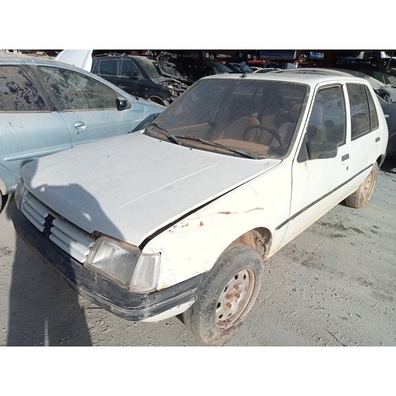 PEUGEOT 205 BERLINA
