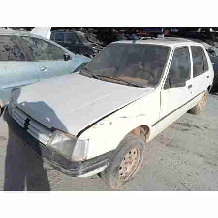 PEUGEOT 205 BERLINA