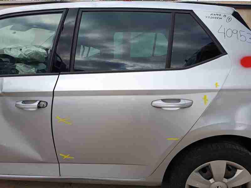 Recambio de puerta trasera izquierda para skoda fabia iii (nj3) 1.0 tsi referencia OEM IAM 6V6833055A  