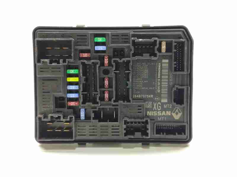 Recambio de caja reles / fusibles para renault captur ii e-tech engineered referencia OEM IAM 284B70754R  