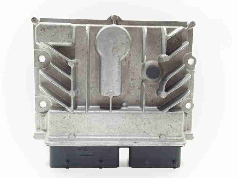 Recambio de centralita motor uce para opel meriva b cosmo referencia OEM IAM 55581805  