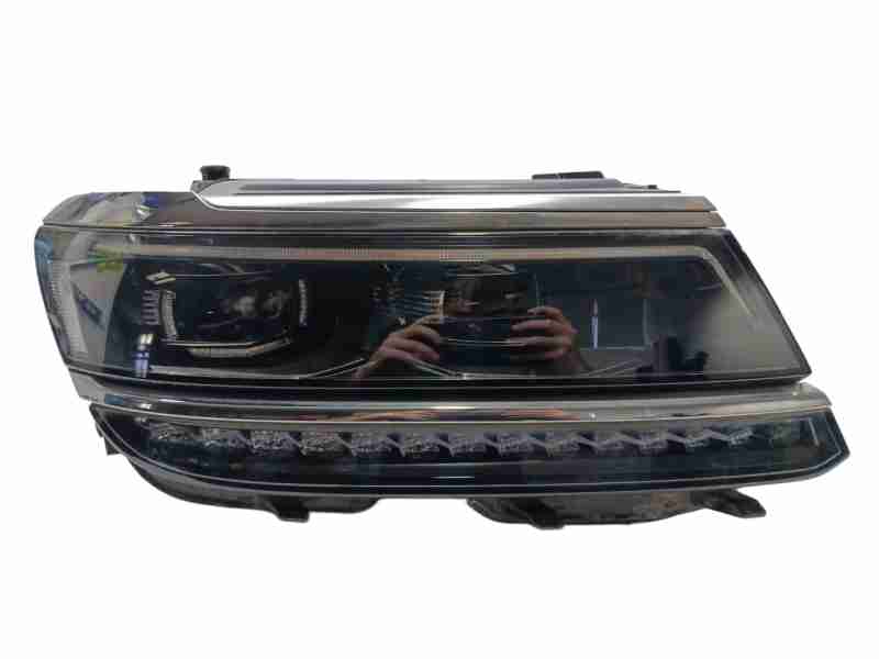 Recambio de faro derecho para volkswagen tiguan (ad1, ax1) 1.5 tsi referencia OEM IAM 5NB941114E / 5NB941082D  