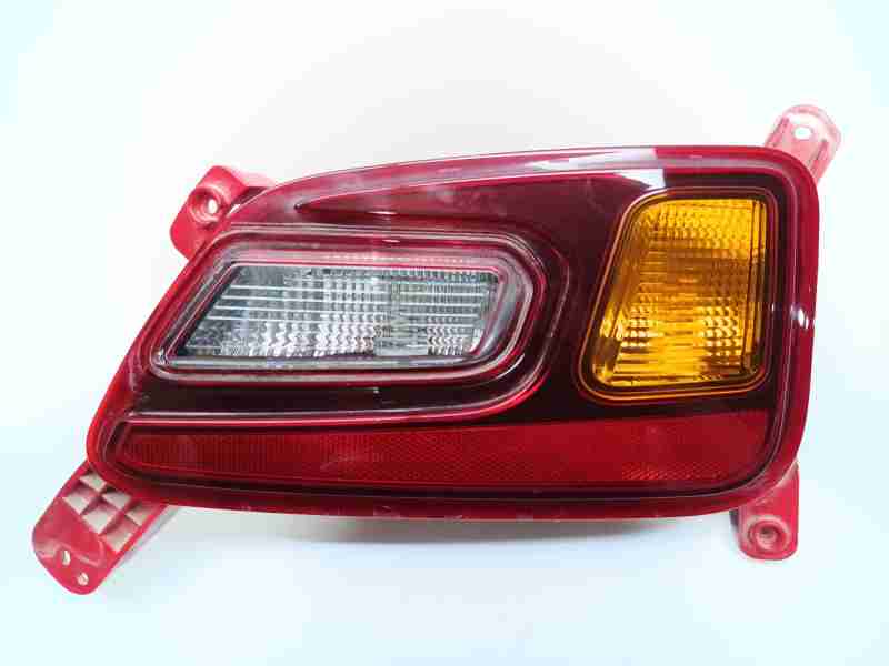 Recambio de piloto trasero derecho paragolpes para hyundai kona essence 2wd referencia OEM IAM 92406J9000  