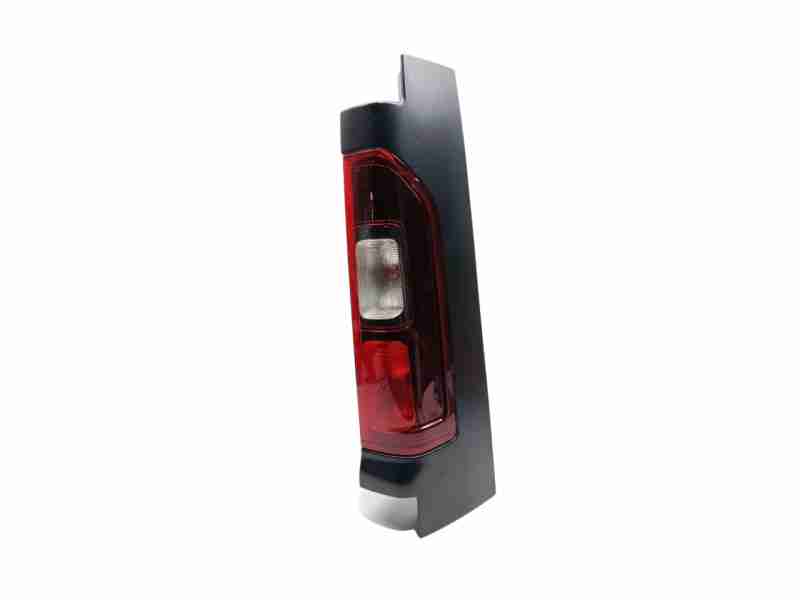 Recambio de piloto trasero derecho para renault trafic furgón l1h1 3,0t referencia OEM IAM 265504656R  