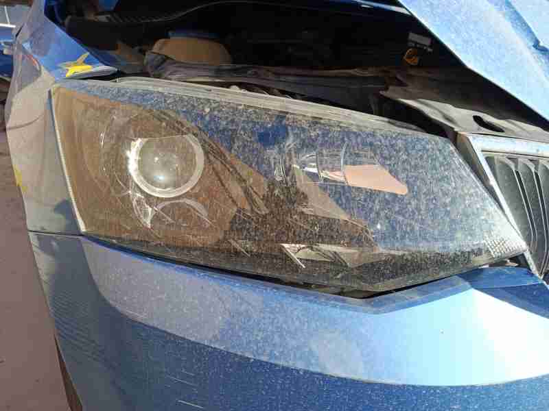 Recambio de faro derecho para skoda fabia iii (nj3) 1.2 tsi referencia OEM IAM 6V1941016A  