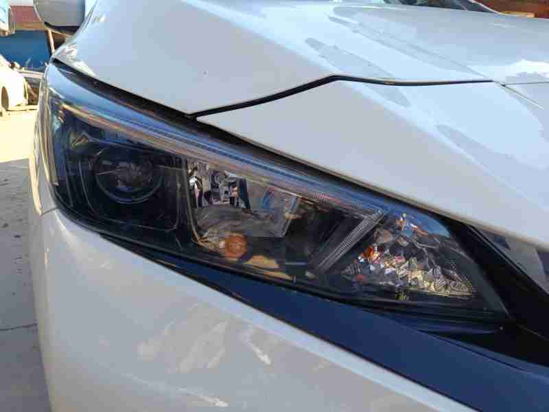 Recambio de faro derecho para nissan leaf (ze1) electric referencia OEM IAM 260105SH0A  