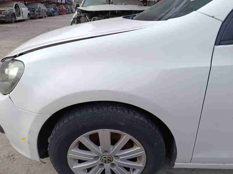 Recambio de aleta delantera izquierda para volkswagen golf plus v (5m1, 521) 1.6 tdi referencia OEM IAM 5K6821021B  