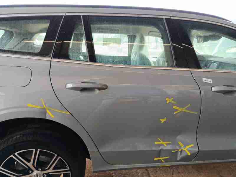 Recambio de puerta trasera derecha para volvo v60 ii (225) b4 mild-hybrid referencia OEM IAM 31693069  