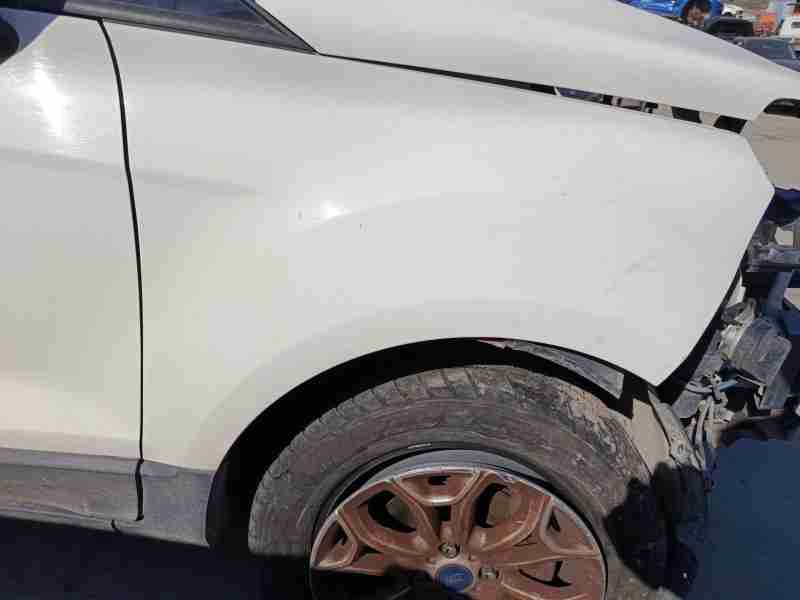 Recambio de aleta delantera derecha para ford ecosport 1.5 ti referencia OEM IAM 2205423  