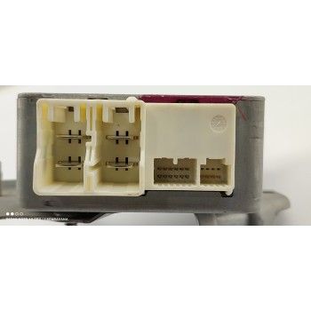 Recambio de centralita direccion para toyota yaris (ncp1/nlp1/scp1) 1.3 expo referencia OEM IAM 896500D110  