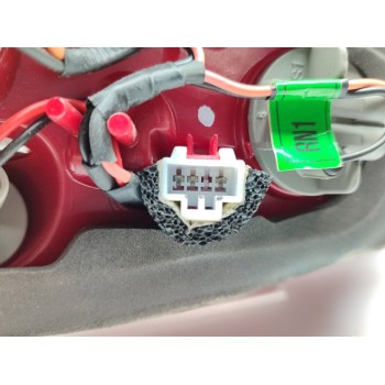 Recambio de piloto trasero derecho interior para hyundai tucson 25 aniversario 4x2 referencia OEM IAM 92404D7000  