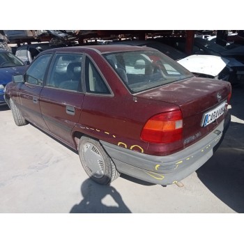 opel astra f berlina del año 1992