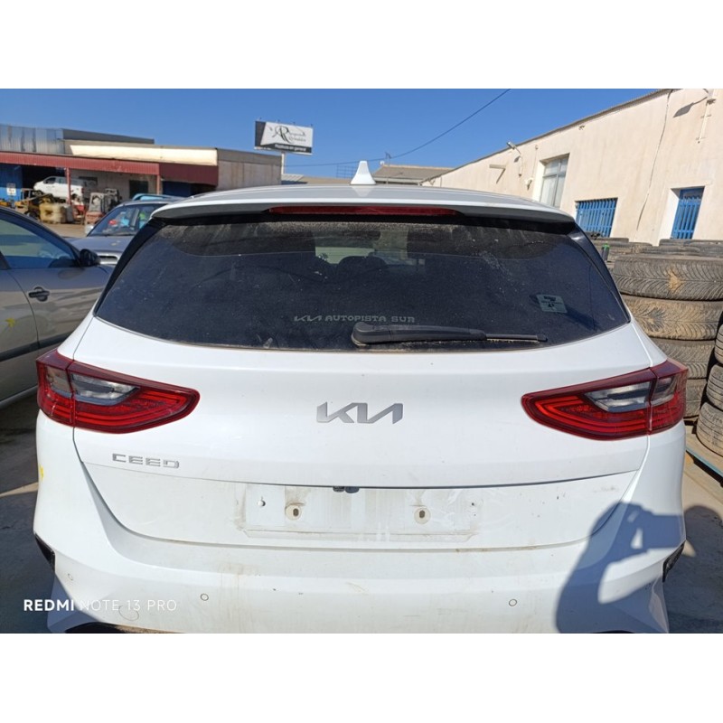 Recambio de porton trasero para kia ceed drive referencia OEM IAM 73700J7100  