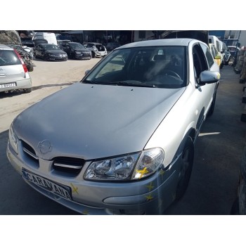nissan almera tino (v10m) del año 2001