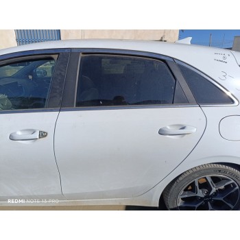Recambio de puerta trasera izquierda para kia ceed drive referencia OEM IAM 77003J7000  