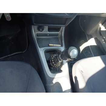 nissan almera tino (v10m) del año 2001