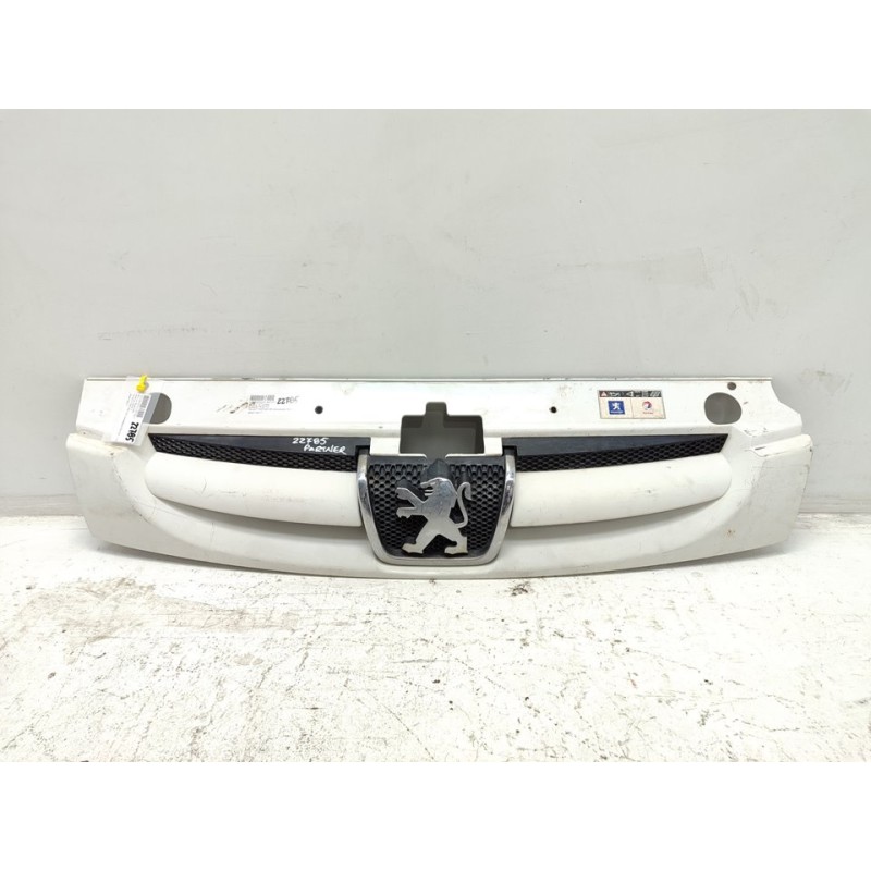 Recambio de rejilla delantera para peugeot partner (s2) combiespace pack cd referencia OEM IAM 9644758577  