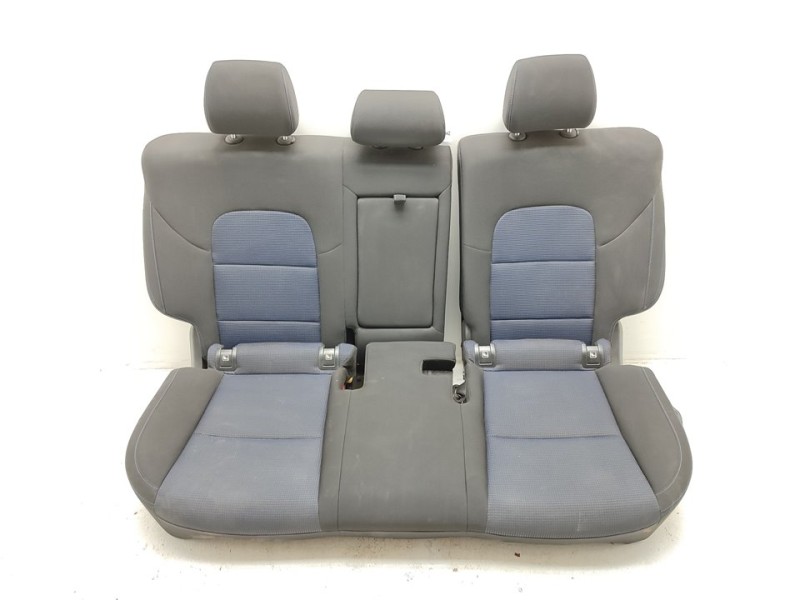Recambio de asiento trasero para hyundai tucson 25 aniversario 4x2 referencia OEM IAM 89400D7060T2C  