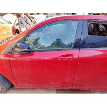 PUERTA DELANTERA IZQUIERDA A2467200105 