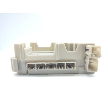 Recambio de caja reles / fusibles para citroën c1 feel edition referencia OEM IAM 827300H050A  