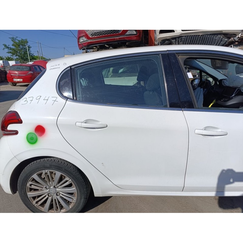 Recambio de puerta trasera derecha para peugeot 208 allure referencia OEM IAM 9671907480  