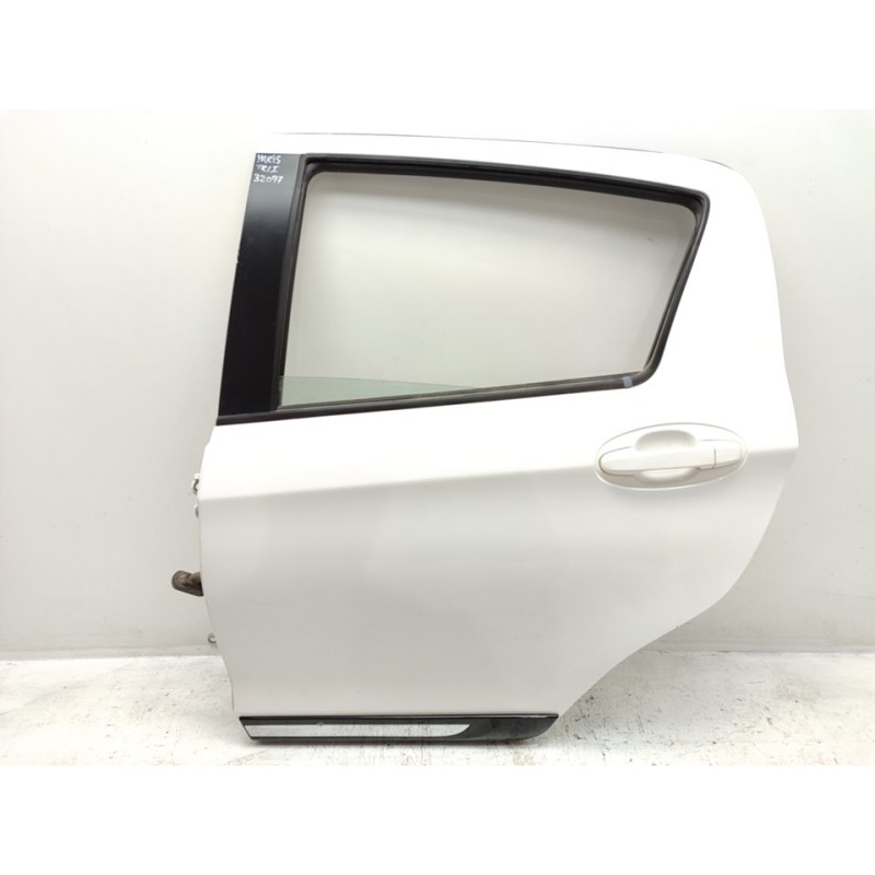 Recambio de puerta trasera izquierda para toyota yaris active referencia OEM IAM   