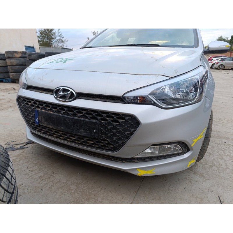 Recambio de paragolpes delantero para hyundai i20 trend referencia OEM IAM 86511C8000  
