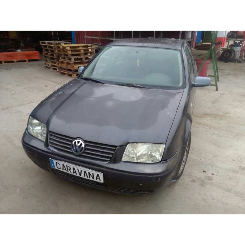 VOLKSWAGEN BORA BERLINA (1J2)