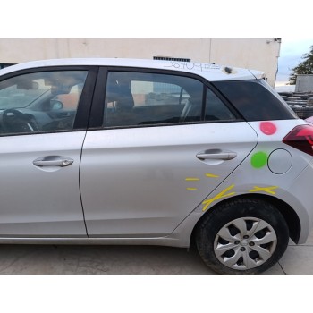 Recambio de puerta trasera izquierda para hyundai i20 trend referencia OEM IAM 77003C8000  