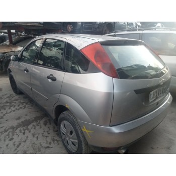 ford focus berlina (cak) del año 2000