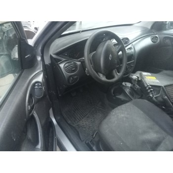 ford focus berlina (cak) del año 2000