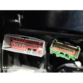 Recambio de apoyabrazos central para land rover range rover sport v6 td hse referencia OEM IAM AH32045A36B  