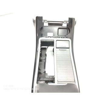 Recambio de apoyabrazos central para land rover range rover sport v6 td hse referencia OEM IAM AH32045A36B  