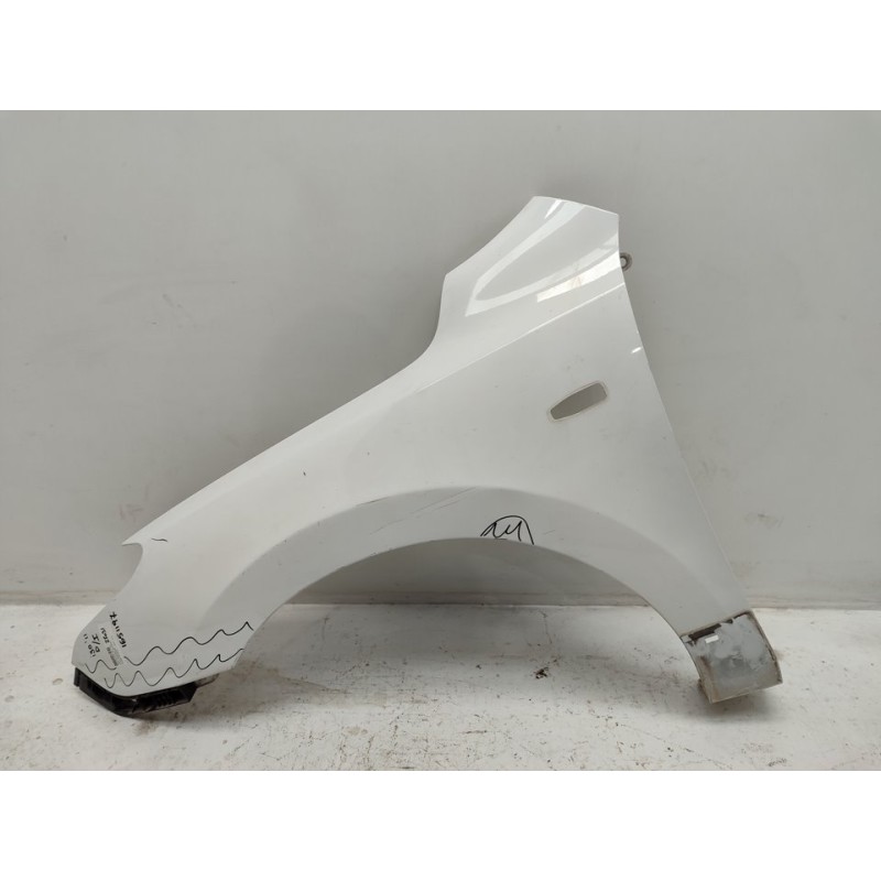 Recambio de aleta delantera izquierda para hyundai i30 classic referencia OEM IAM 663112L030  