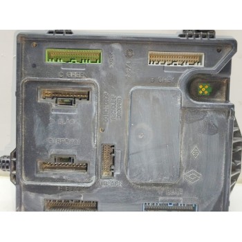 Recambio de caja reles / fusibles para renault megane iii berlina 5 p business referencia OEM IAM 284B17156R  