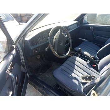 mercedes-benz clase c (w201) berlina del año 1984