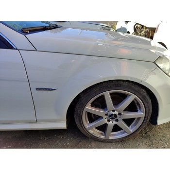 ALETA DELANTERA DERECHA A2048801418 