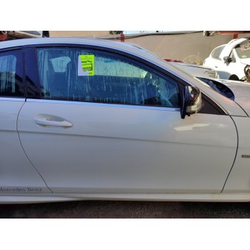 PUERTA DELANTERA DERECHA A2047201005 