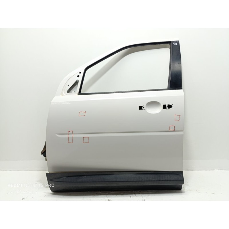 Recambio de puerta delantera izquierda para land rover freelander (lr2) td4 s referencia OEM IAM LR005657  