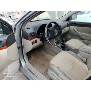 toyota avensis berlina (t25) del año 2007