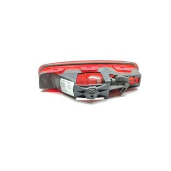 Recambio de piloto trasero central para dacia dokker ambiance referencia OEM IAM 8200690118  