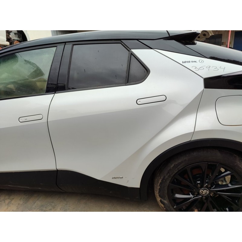 Recambio de puerta trasera izquierda para toyota c-hr hybrid gr sport referencia OEM IAM 67004F4100  