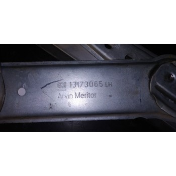 Recambio de elevalunas delantero izquierdo para opel corsa c referencia OEM IAM 13173073  